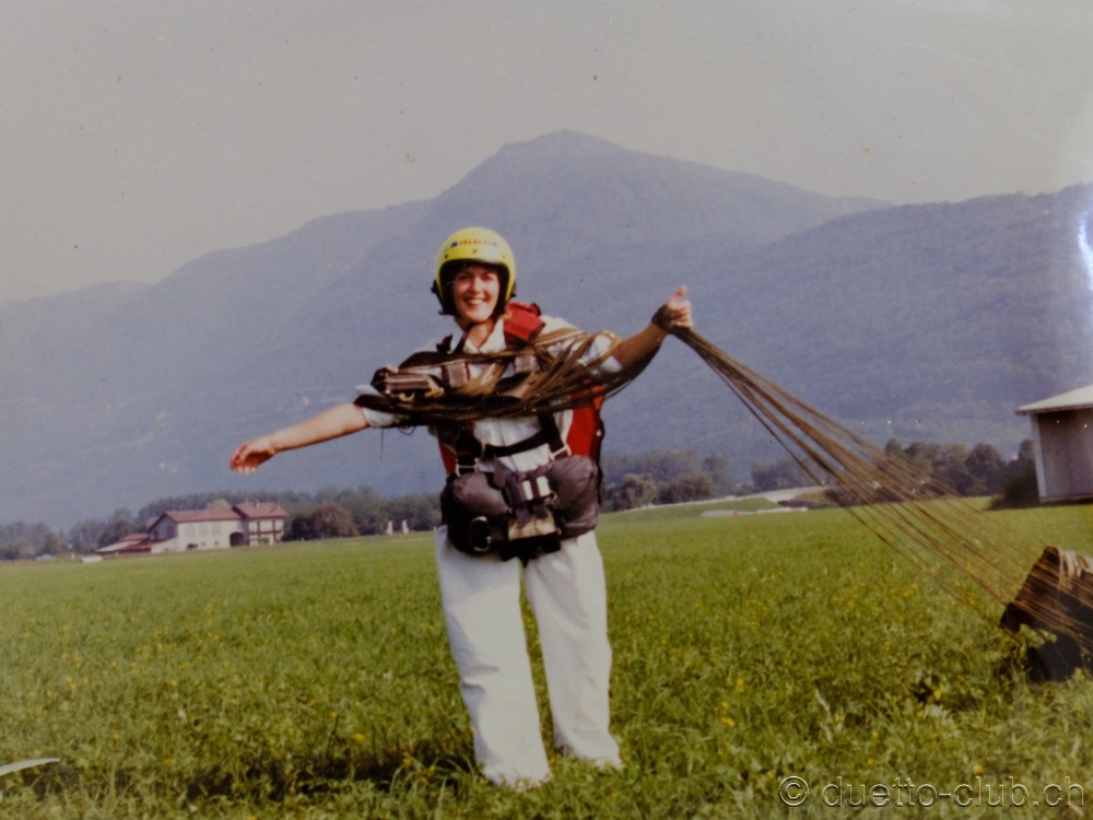 1982-fallschirmspringen-im-tessin-04.jpg